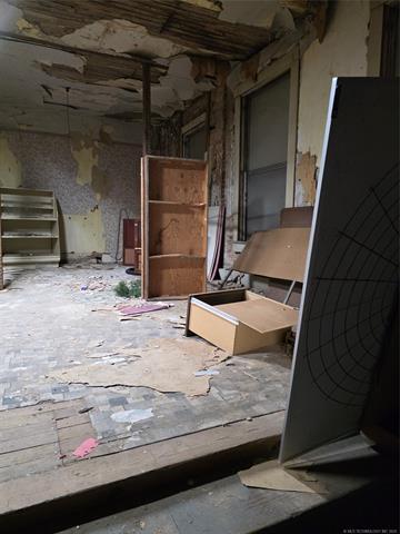 More Photos Of 101 S Main St, Bristow Office For Sale