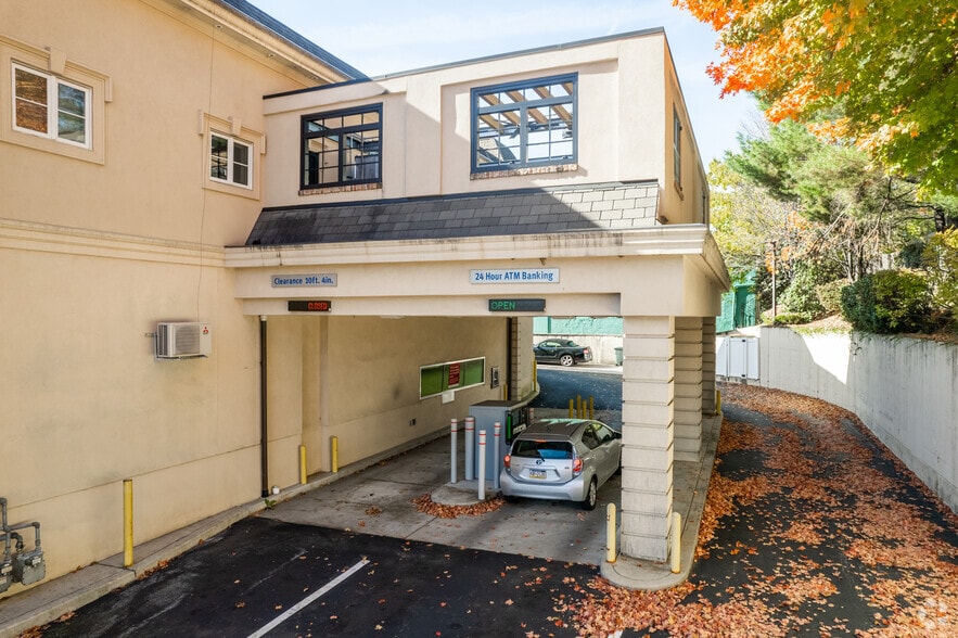 More Photos Of 217 E Lancaster Ave, Wayne Bank For Lease