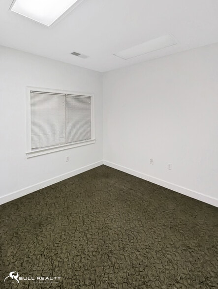 More Photos Of 1005 Weatherstone Pky, Woodstock Office For Sale