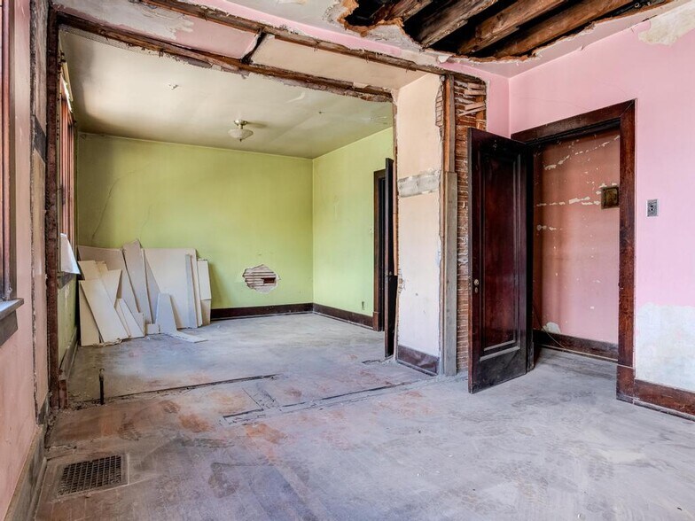 More Photos Of 800 Franklin Ave, Aliquippa Restaurant For Sale