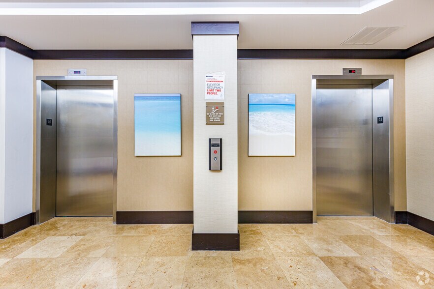 More Photos Of 2000 Glades Rd, Boca Raton Office For Sale