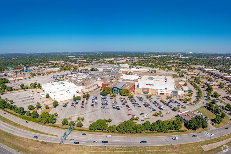 More Photos Of 3811-3891 S Cooper St, Arlington Unknown For Lease