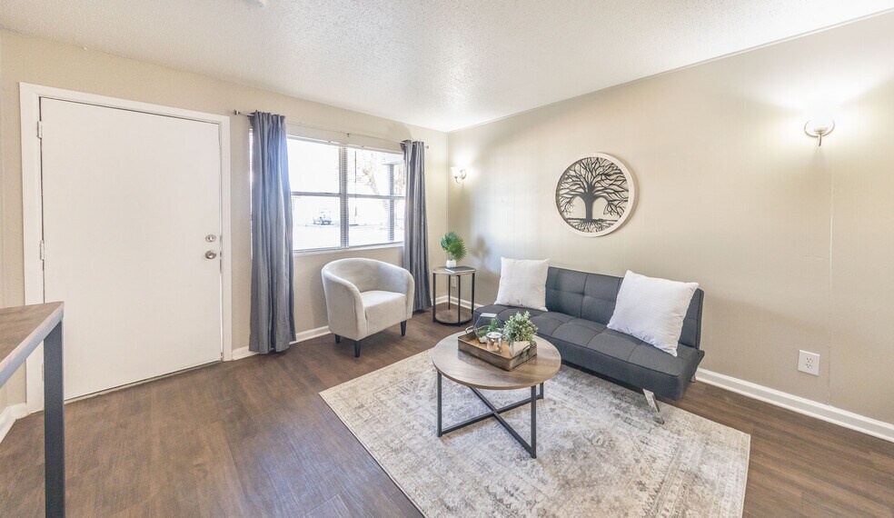 More Photos Of 102 Waco Ave, Lubbock Apartments For Sale