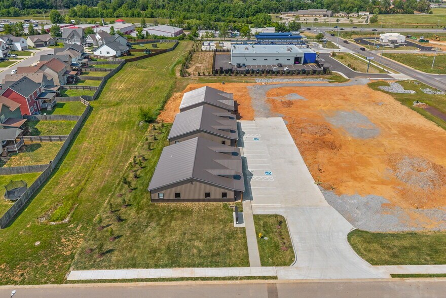 More Photos Of 2510 Pea Ridge Rd, Clarksville Office For Lease