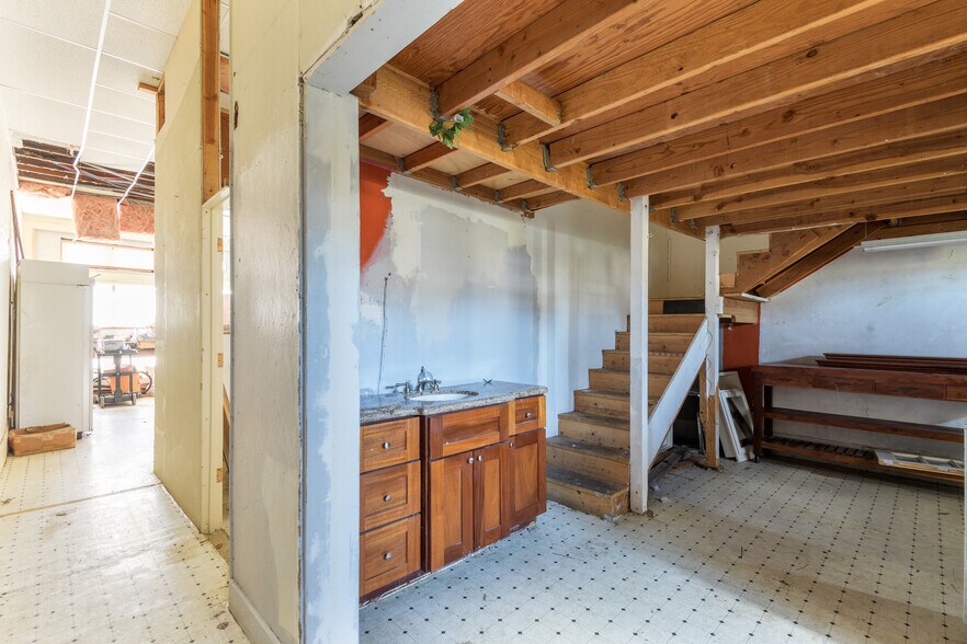 More Photos Of 906 Marin St, Vallejo Storefront Retail Residential For Sale
