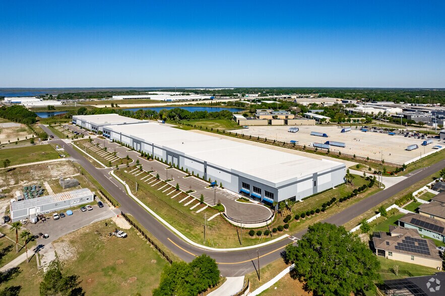 More Photos Of 2440 Peterson Rd, Apopka Distribution For Lease