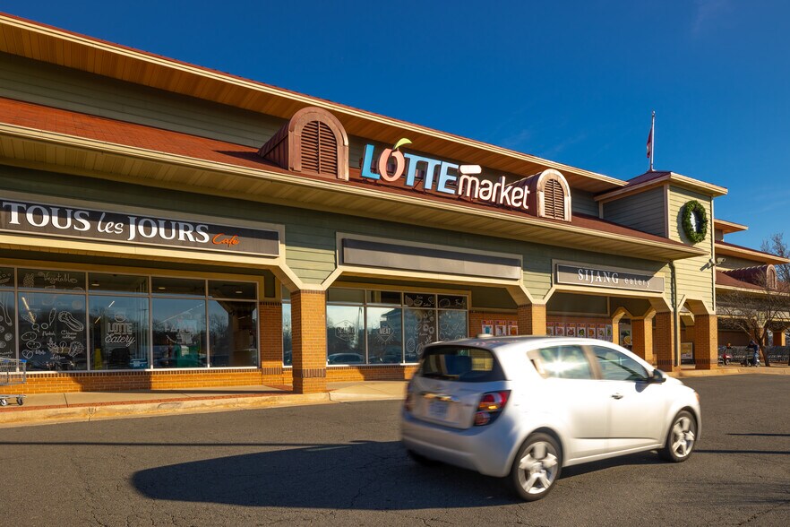 Primary Photo Of 22 Edds Ln, Sterling Unknown For Lease