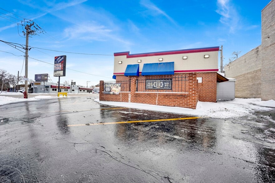 More Photos Of 750 N Addison Rd, Villa Park Restaurant For Sale