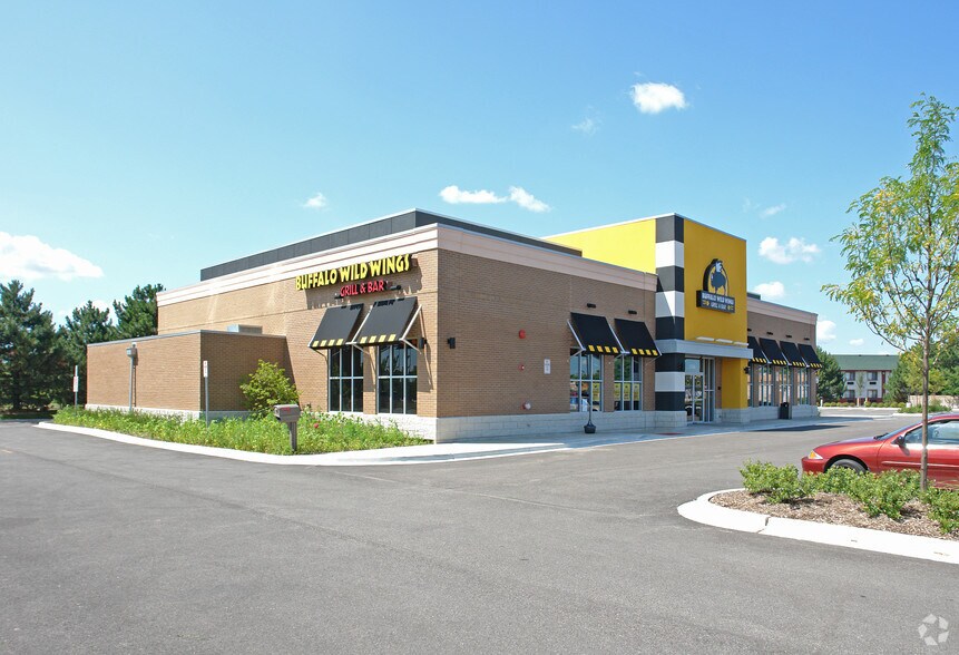 More Photos Of 5755 E Northwest Hwy, Crystal Lake Restaurant For Sale