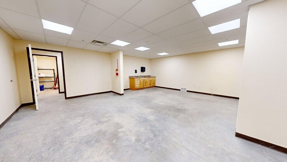 More Photos Of 1202 E Railroad St, Laurel Industrial For Sale