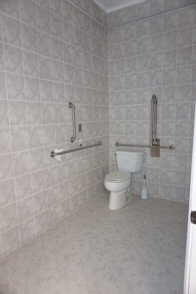 More Photos Of 71-79 Wood Ave, Bridgeport Storefront Retail Residential For Sale