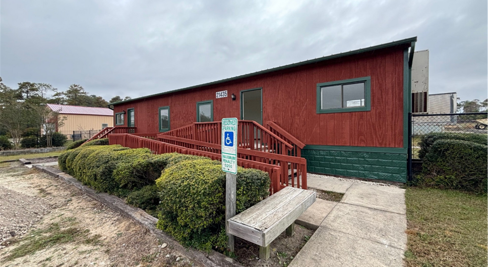 Primary Photo Of 21435 US Highway 17, Hampstead Service For Lease