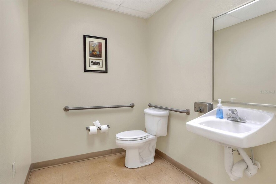 More Photos Of 1503 6th St SE, Winter Haven Storefront Retail Office For Sale