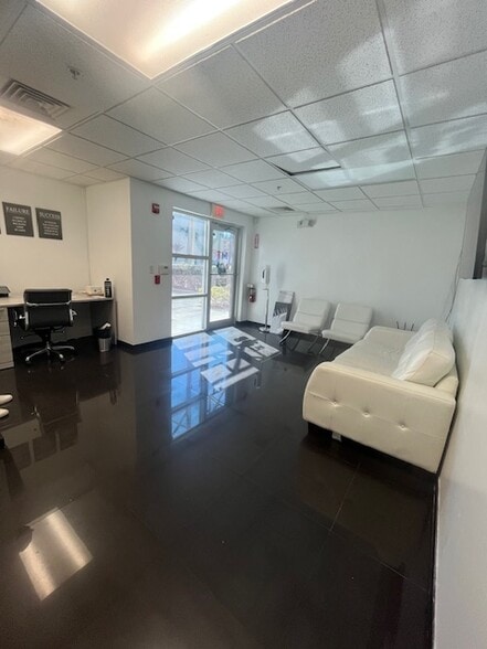 More Photos Of 2051 NW 112th Ave, Doral Showroom For Sale