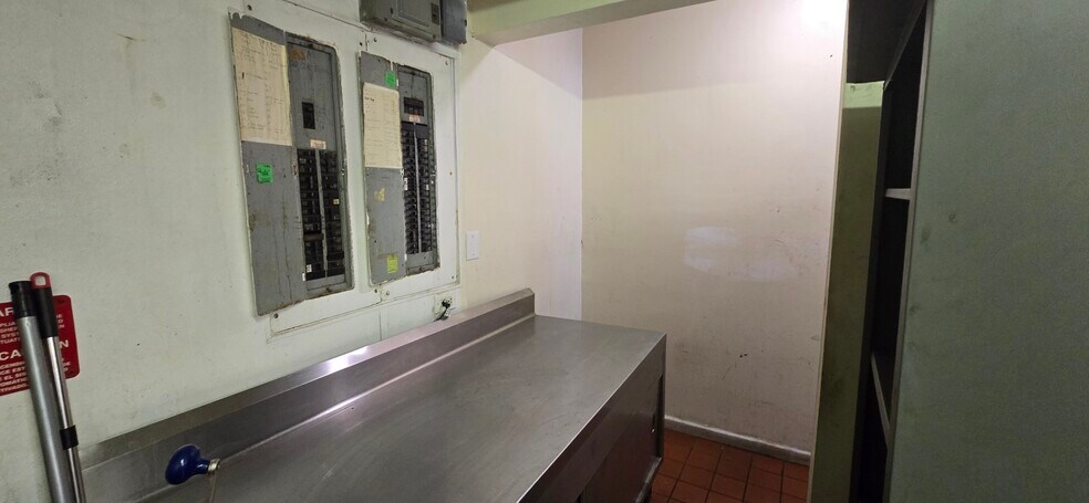 More Photos Of 6228 Yadkin Rd, Fayetteville Restaurant For Sale