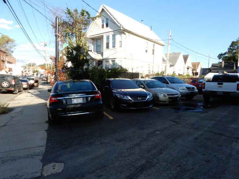 More Photos Of 105 Wood Ave, Bridgeport Light Manufacturing For Sale