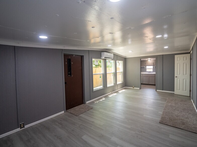 More Photos Of 420 W Johnson St, Norman Multifamily For Sale