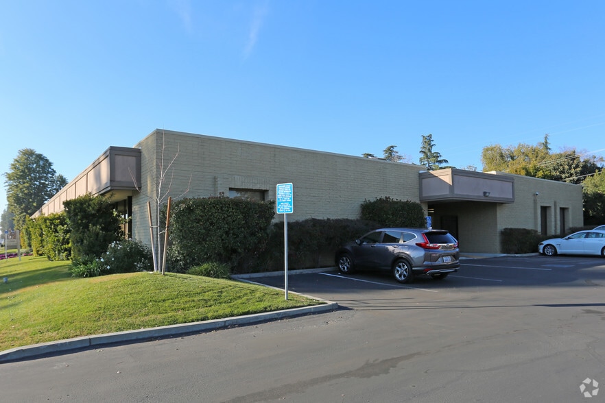 More Photos Of 1500 W Shaw Ave, Fresno Office For Lease
