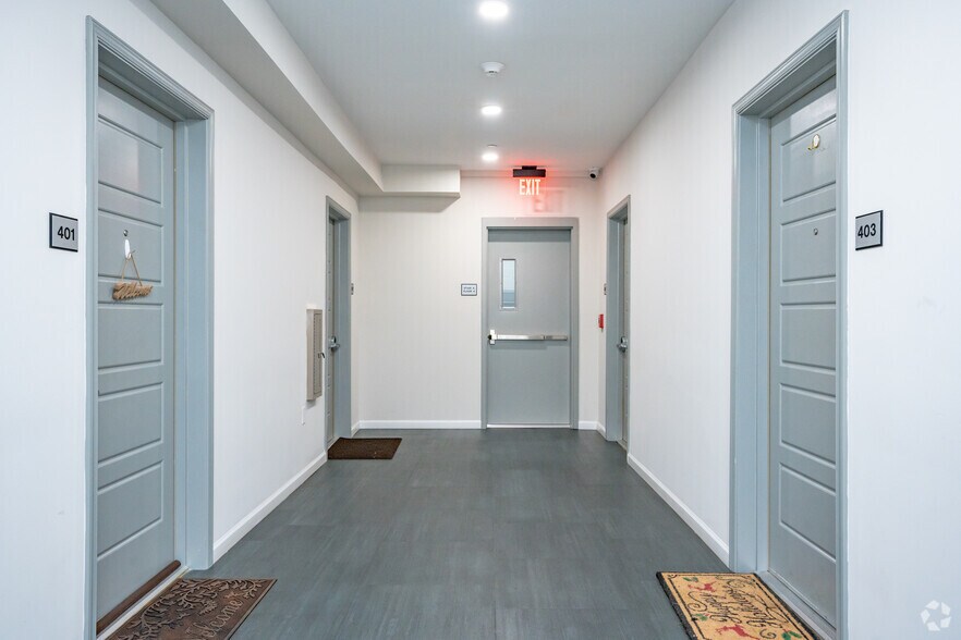 More Photos Of 9-11 Clark St, Newark Apartments For Sale