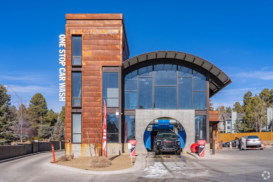 More Photos Of 2325 S Woodlands Village Blvd, Flagstaff Service Station For Sale