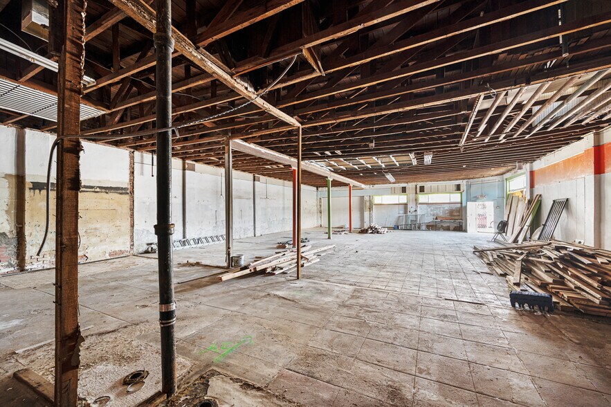 More Photos Of 1434 E Broadway, Long Beach Storefront Retail Office For Sale