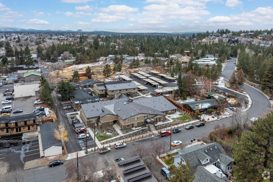More Photos Of 2320 NW Lakeside Pl, Bend Multifamily For Sale