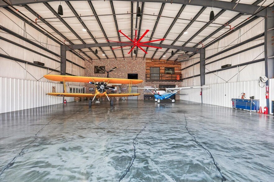 More Photos Of 9408 Learjet Ln, McKinney Airplane Hangar For Sale