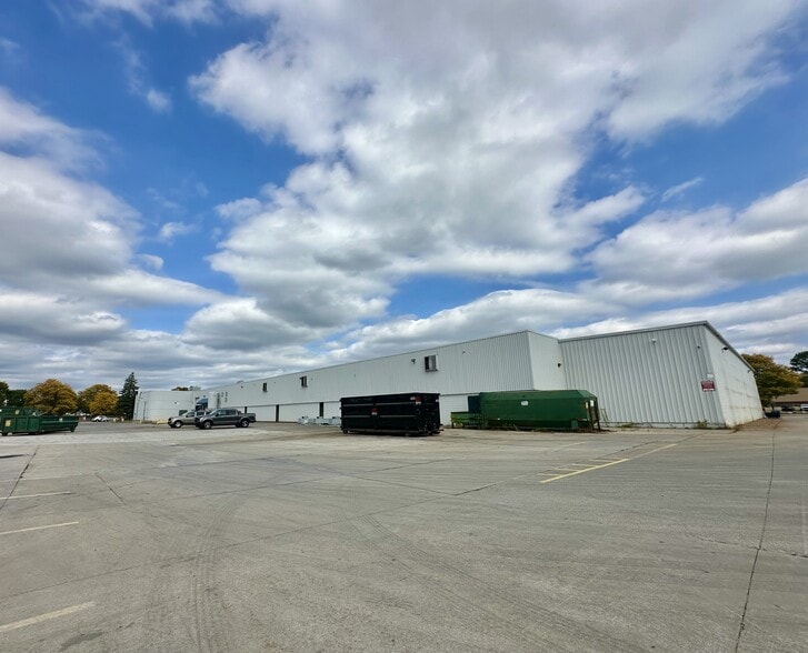 More Photos Of 2700 Product Dr, Rochester Hills Warehouse For Sale