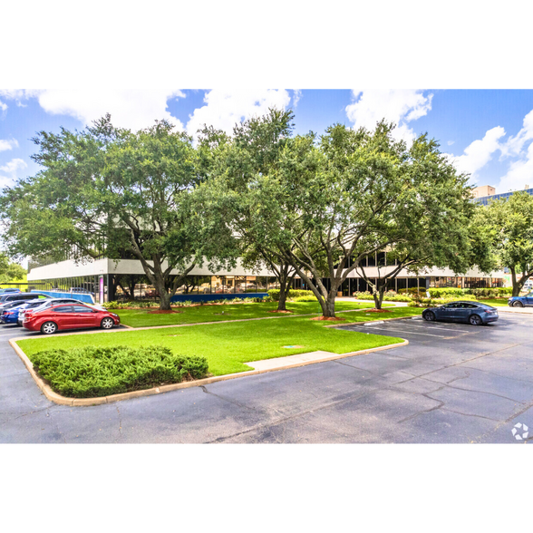 More Photos Of 810 Highway 6 S, Houston Medical For Lease