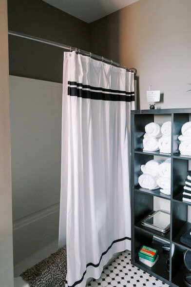 More Photos Of 22-24 E Mound St, Columbus General Retail For Sale