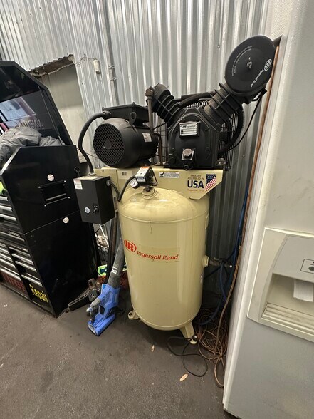 More Photos Of 2501 Sanford Ave, Sanford Auto Repair For Sale