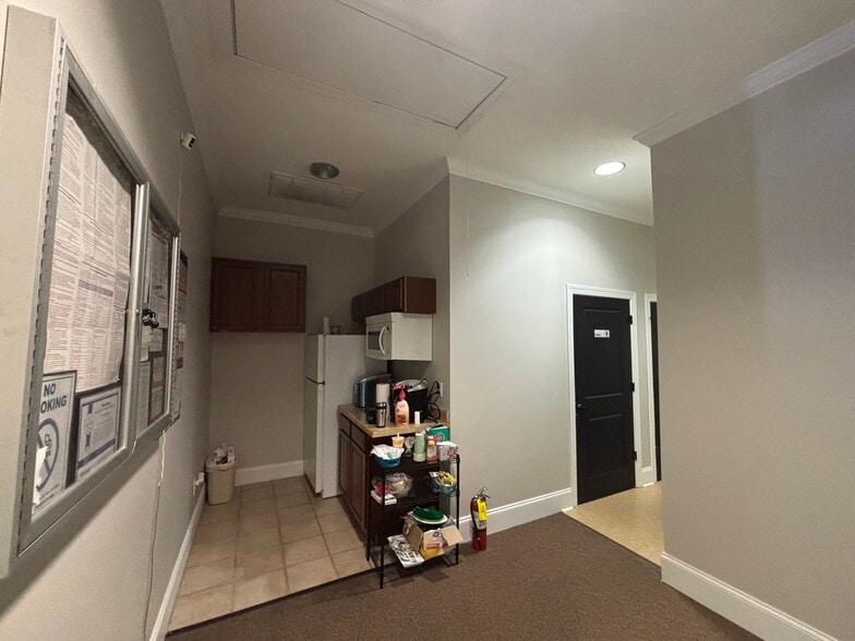 More Photos Of 3985 Arkwright Rd, Macon-Bibb Office For Sale