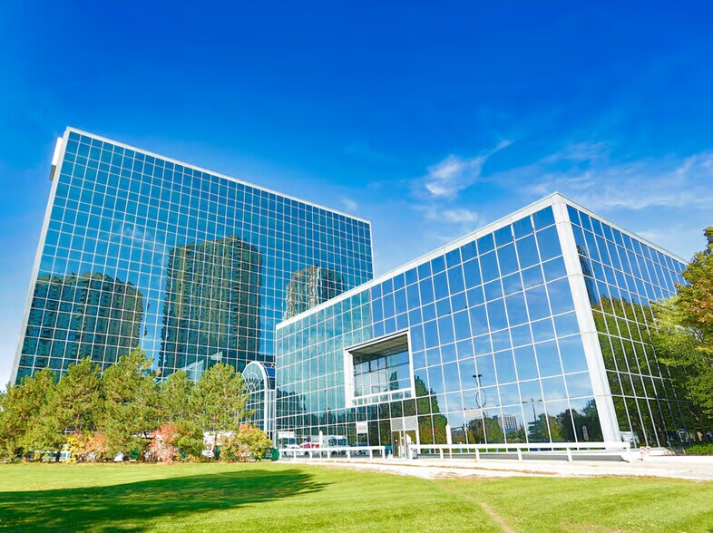 More Photos Of 3 Concorde Gate, Toronto Office For Lease