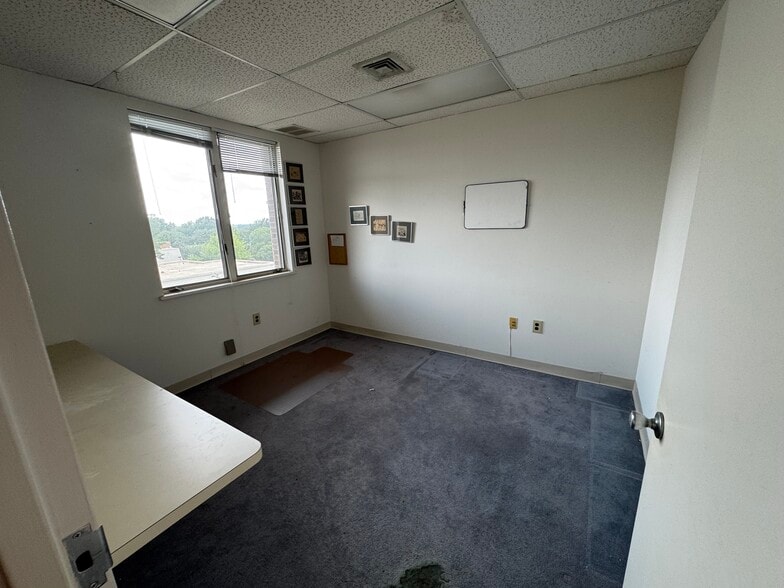 More Photos Of 6400 Seven Corners Pl, Falls Church Office For Sale