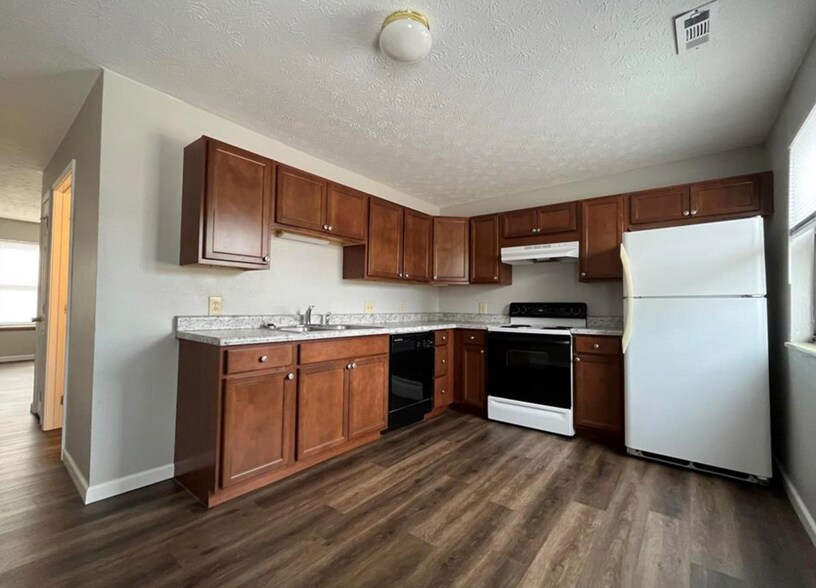 More Photos Of 1034 Belle Valley, Belleville Apartments For Sale