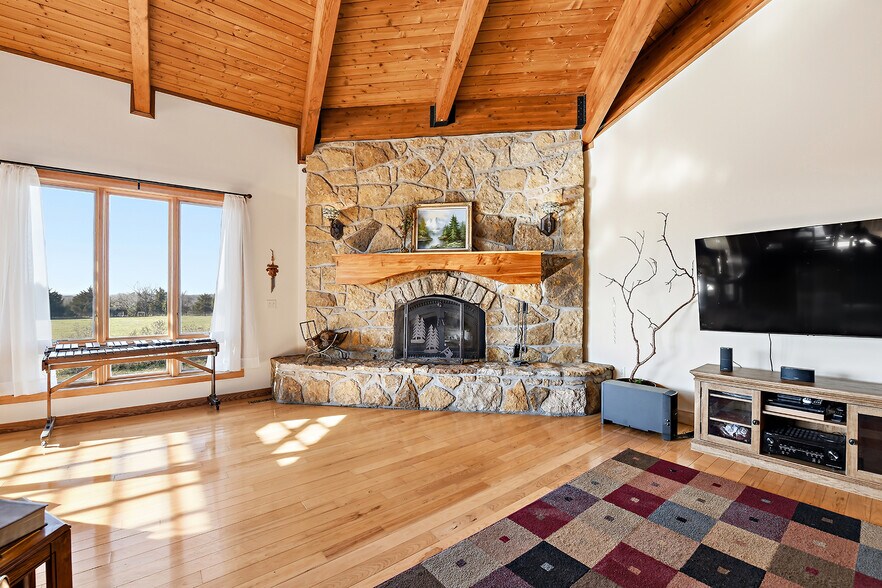 More Photos Of 32846 Block Rd, Paola Specialty For Sale