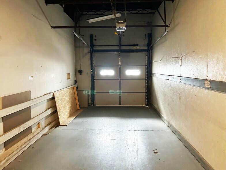 More Photos Of 93 Broadway, Menands Light Manufacturing For Sale