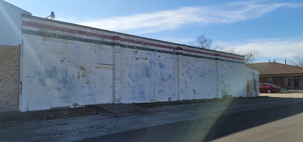 More Photos Of 524 5th St, Rockport Storefront Retail Office For Sale