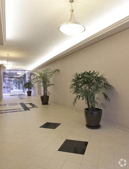 More Photos Of 500 E Olive Ave, Burbank Medical For Lease