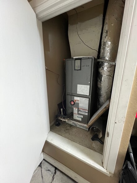 More Photos Of 1800 E Rancier Ave, Killeen Auto Dealership For Sale