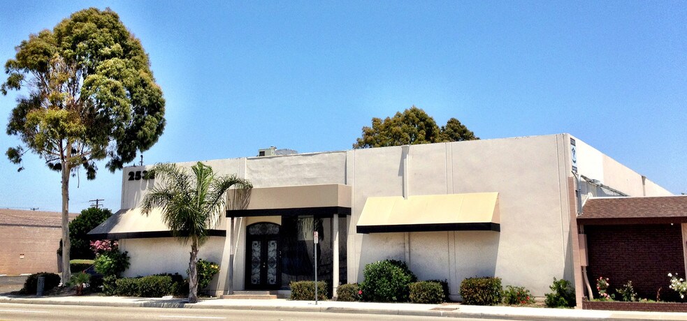 Primary Photo Of 2533 S Main St, Santa Ana Warehouse For Sale