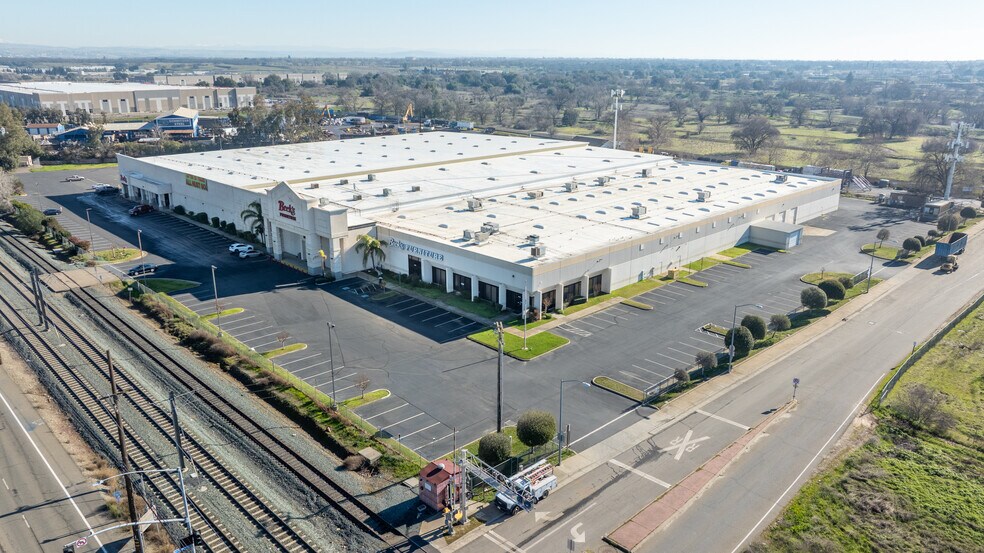 More Photos Of 11840 Folsom Blvd, Rancho Cordova Manufacturing For Sale