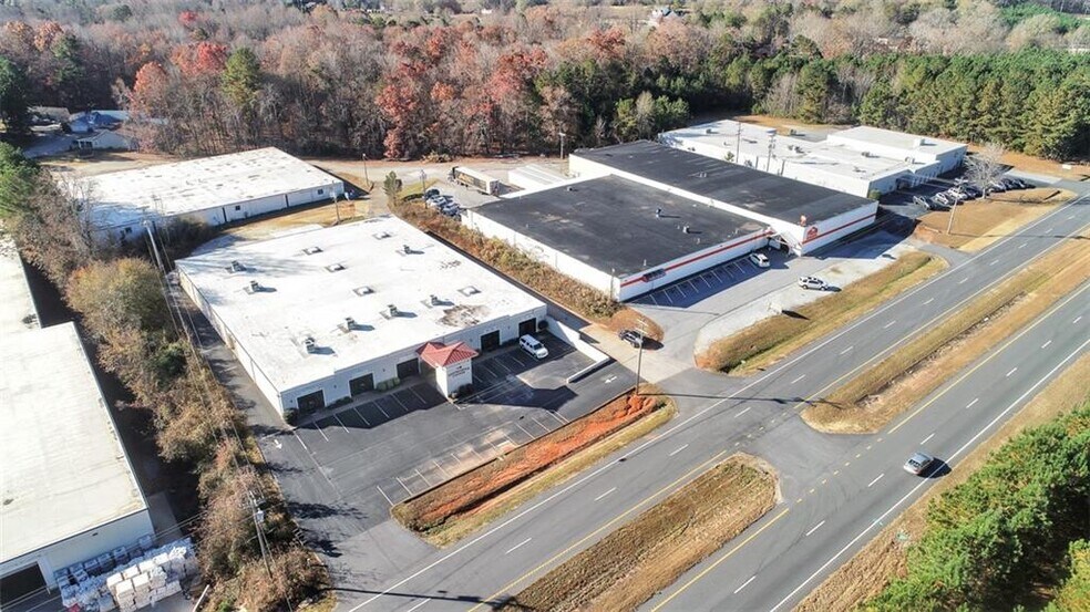 More Photos Of 2345 Sandifer Blvd, Westminster Showroom For Lease