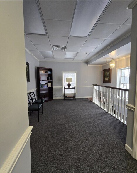 More Photos Of 5 E Main St, Hudson Office Residential For Lease