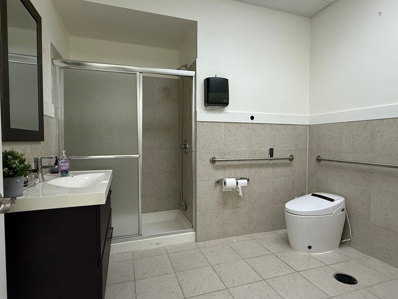 More Photos Of 9889 Bellaire Blvd, Houston General Retail For Sale