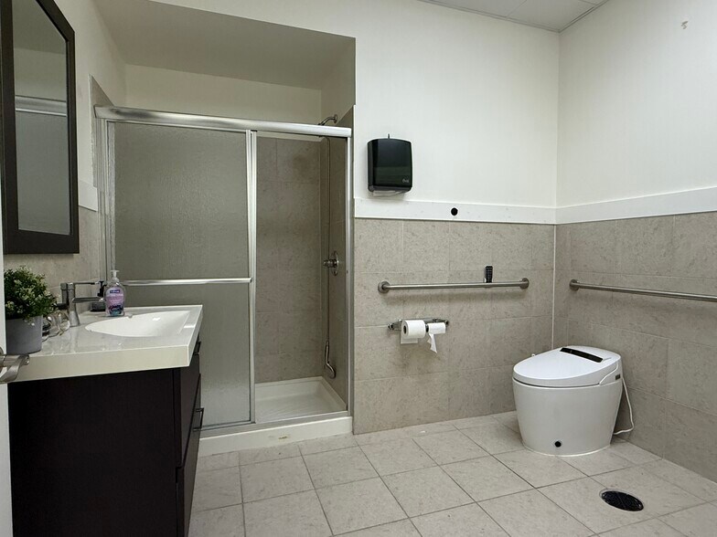 More Photos Of 9889 Bellaire Blvd, Houston General Retail For Sale