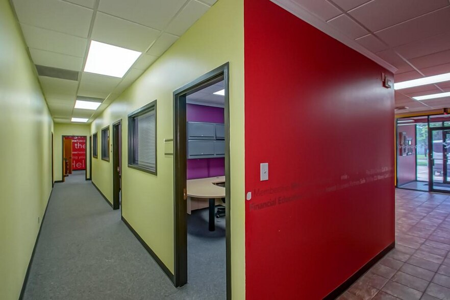 More Photos Of 805 Robin St/ 406 Airline Hwy, La Place Office For Sale