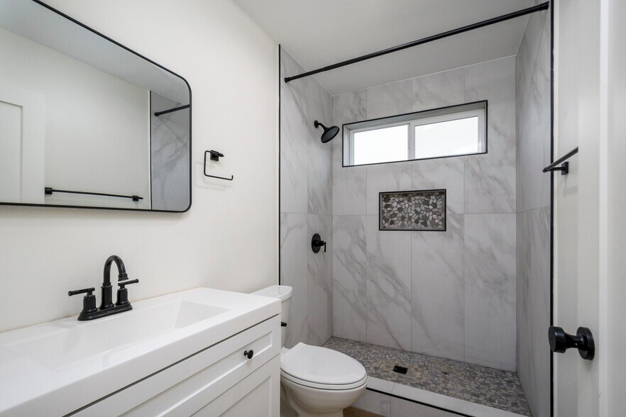 More Photos Of 5822 Gage Ave, Bell Gardens Apartments For Sale