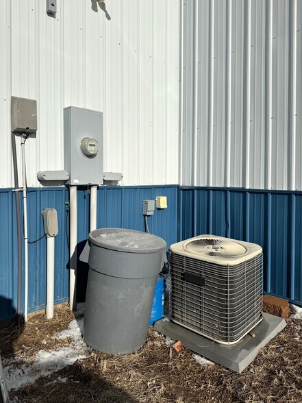 More Photos Of 1006 S Lawler, Mitchell Warehouse For Sale