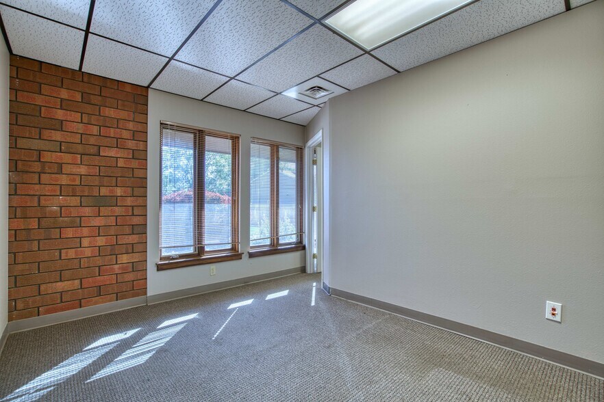 More Photos Of 1300 Plaza Ct N, Lafayette Office For Sale